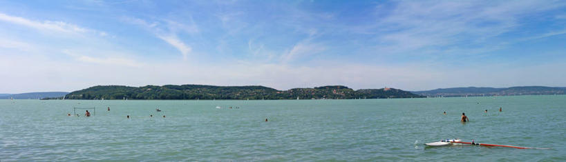 横图,全景,室外,白天,旅游,度假,美景,波纹,冲浪板,地平线,景观,辽阔,地面,娱乐,天空,自然,享受,休闲,广阔,景色,放松,摄影,宁静,一望无际,自然风光,延伸,天地相交,无边无际,一马平川,匈牙利共和国,巴拉顿湖,休闲活动,彩图,半岛