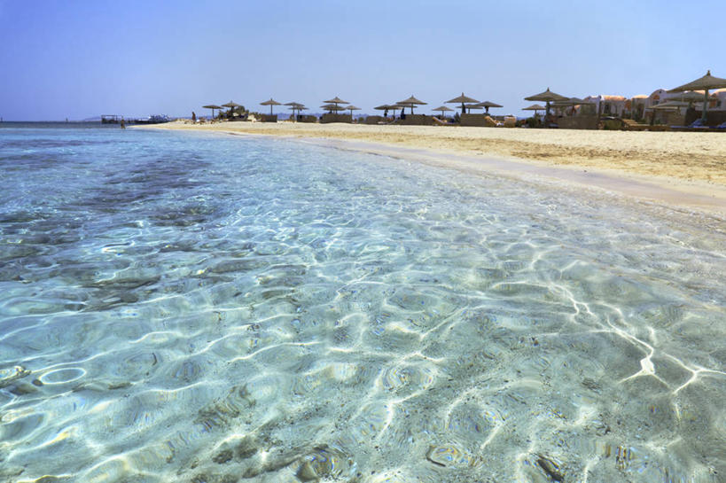 横图,室外,白天,旅游,度假,美景,埃及,沙子,遮阳伞,地形,景观,水晶,娱乐,自然,船尾波,享受,休闲,景色,放松,摄影,宁静,中东,自然风光,万里无云,红海,海滩,彩图