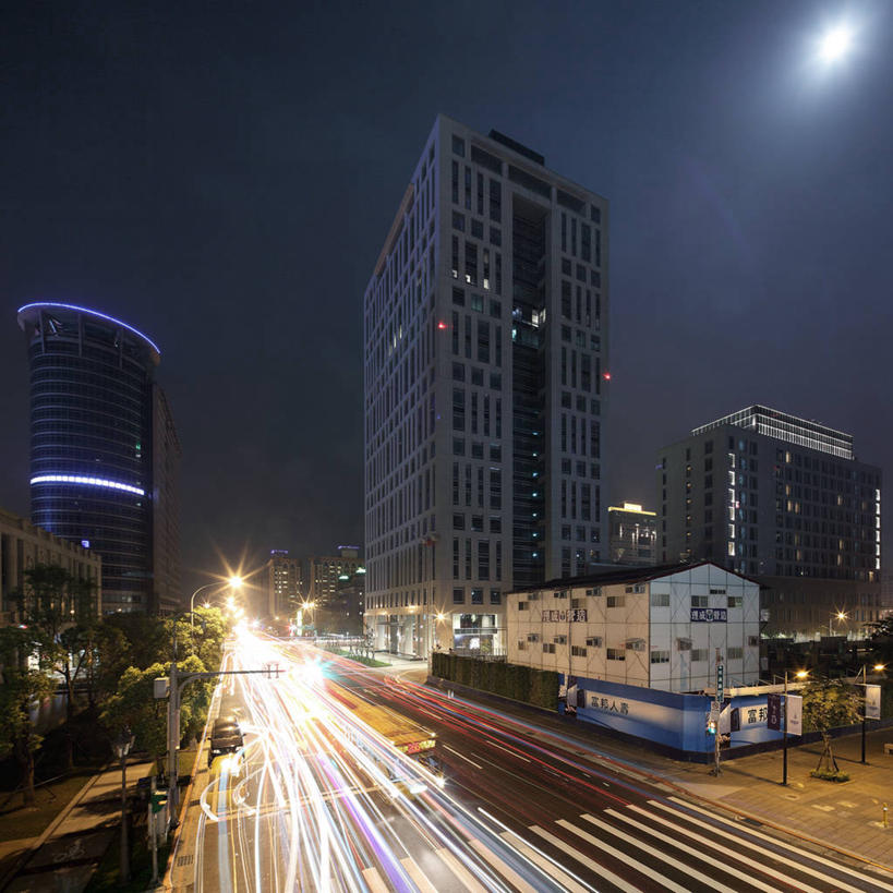 无人,方图,室外,夜晚,长时间曝光,度假,美景,城市风光,城市,建筑,路灯,摩天大楼,台湾,景观,月亮,满月,交通,娱乐,享受,休闲,景色,放松,运输,摄影,迅速,照亮,午夜,彩图,旅行