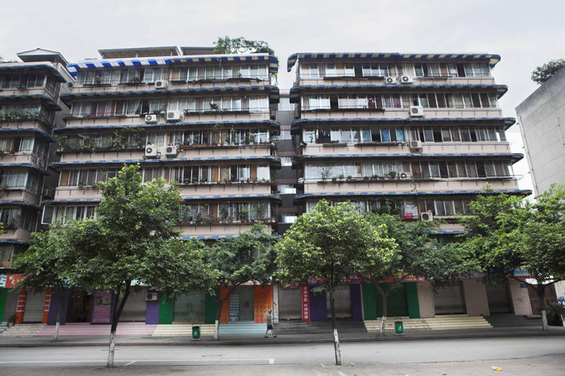 无人,横图,室外,白天,仰视,天际线,城市,建筑,路,摩天大楼,亚洲,公寓,树,天空,摄影,四川省,成都,彩图,低角度拍摄,居住区