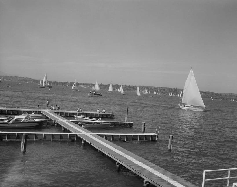 无人,码头,横图,俯视,黑白,室外,白天,水,船,美国,停靠,地平线,辽阔,游艇,地面,古典,风景,夏天,广阔,帆,摄影,航海,一望无际,停泊,延伸,华盛顿州,西雅图,游艇码头,天地相交,无边无际,一马平川,高角度拍摄,华盛顿湖