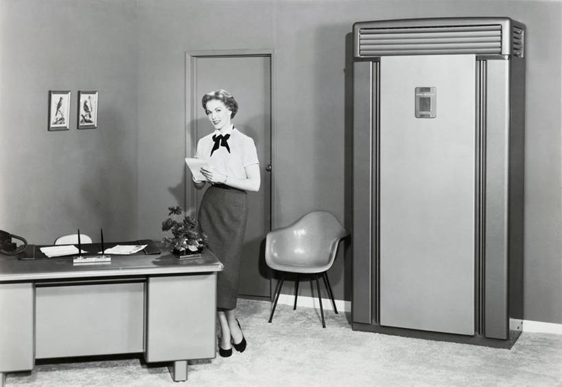 西方人,成年人,头发,一个人,商务人士,商务女性,办公室,横图,室内,商务,绘画,技术,风,桌子,花瓶,椅子,欧洲,欧洲人,仅一个年轻女性,仅一个女性,仅一个人,套装,正装,艺术,包装,古典,图像,文化,顾客,空调,花,笔记本,工艺品,品味,服务,摄影,电,矮,办公椅,美术,高雅,企业,公司,文档,肖像,商务装,香波,工薪阶层,将军,美学,年轻女性,女人,女性,白种人,年轻人,白领,上班族,彩图,短发