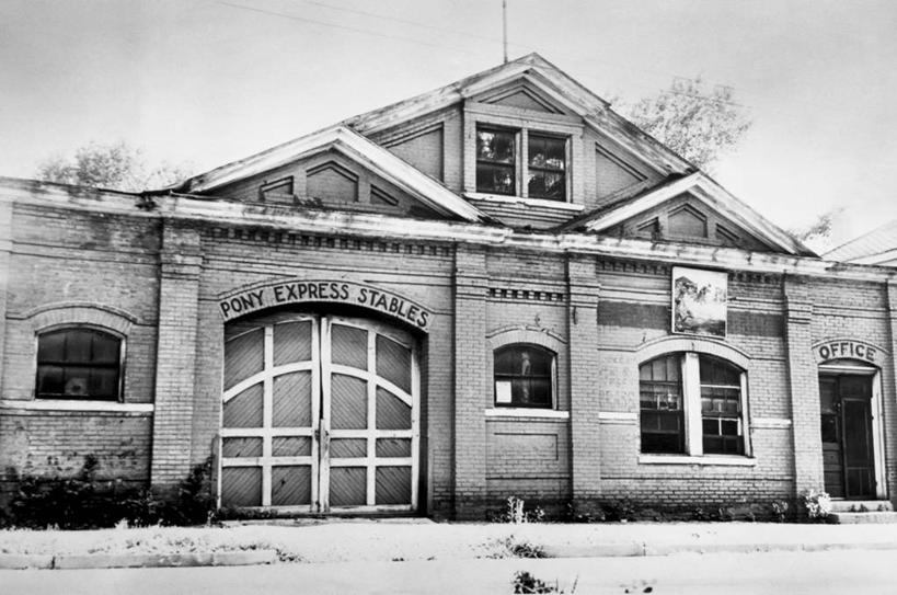 无人,博物馆,办公室,横图,黑白,室外,白天,通讯,建筑,车站,美国,邮件,马厩,北,古典,图像,历史,地标建筑,社区,摄影,放置,北美,小马,美国文化,密苏里,圣人,美国人,旅行,名声