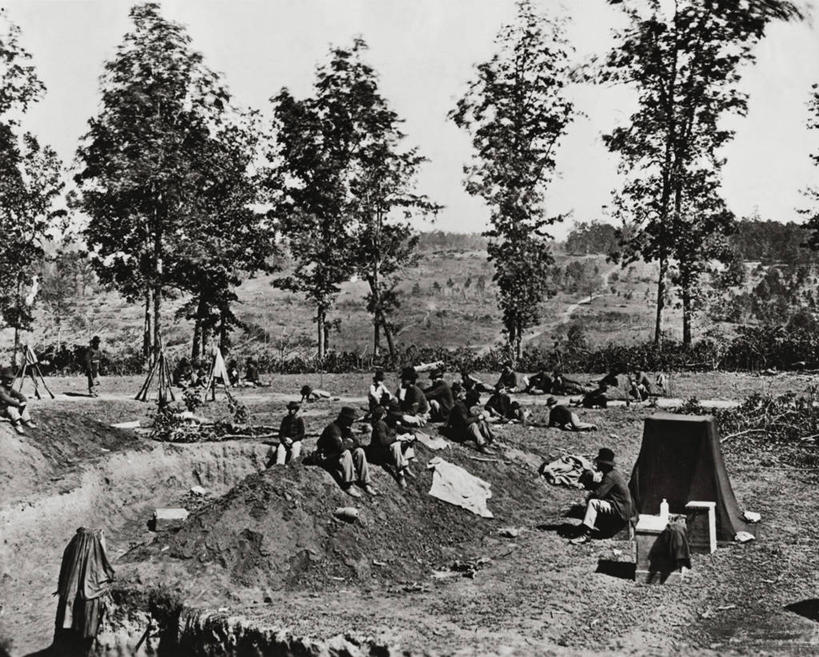 人群,摄影师,坐,横图,室外,白天,美景,城市,美国,朦胧,模糊,冲突,军事,景观,许多人,北,古典,历史,树,天空,自然,一群人,景色,战争,摄影,巨大,庞大,北美,暴力,自然风光,亚特兰大,英雄,宏大,硕大,伟大,美国内战,美国人,彩图,名声,过去,暗房