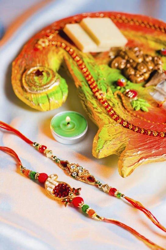 无人,竖图,室内,特写,白天,珠宝,庆祝,光线,火焰,护腕,光芒,摄影,手镯,部分,宝石,印度文化,彩图,影棚拍摄,传统文化,传统节日