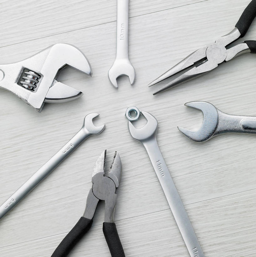 无人,竖图,室内,特写,白天,正面,静物,金属制品,一把,连接,阴影,灰色背景,组合,弯曲,反射,金属,工具,钳子,影子,两把,四把,加工,一个,摄影,影棚,单个,扳手,链接,螺母,固定,螺帽,五金,紧固,拼接,剪断,拼凑,螺丝帽,扭转,斜口钳,拼合,凑集,聚合,撮合,链结,牢固,夹持,扳头,彩图,影棚拍摄,拍摄