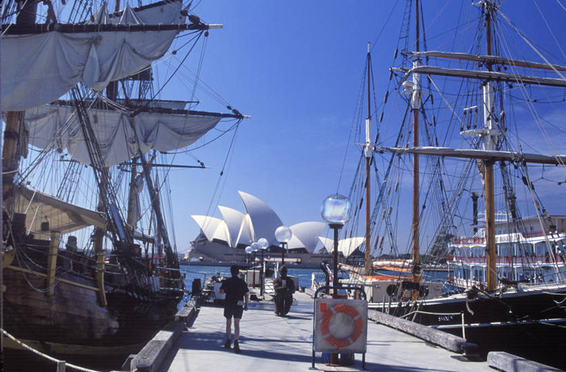 成年人,一个人,竖图,彩色,商务,消费,非洲,马里,仅一个女性,小贩,火炉,路边,食品,市场,首都,松饼,货摊,衣服,社区,摄影,五颜六色,色彩斑斓,五彩缤纷,贸易,五彩斑斓,阿非利加洲,巴马科,马里共和国,西非,五光十色,女人,烹调,彩图,传统文化