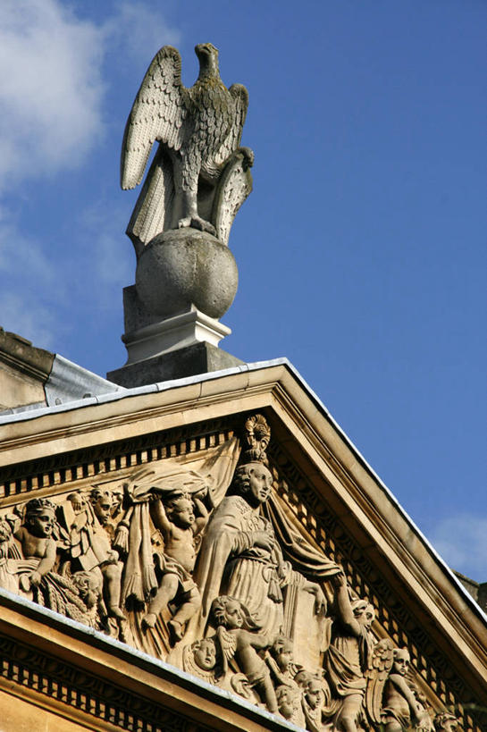 无人,竖图,室外,建筑,鹰,英国,云,英格兰,天空,摄影,沙岩,彩图,大学,减轻