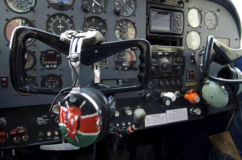 无人,横图,飞机,旗帜,非洲,肯尼亚,标志,数字,文字,珠子,字符,指针,标识,耳麦,运输,摄影,阿拉伯数字,控制,飞行器,仪表盘,仪表,彩图