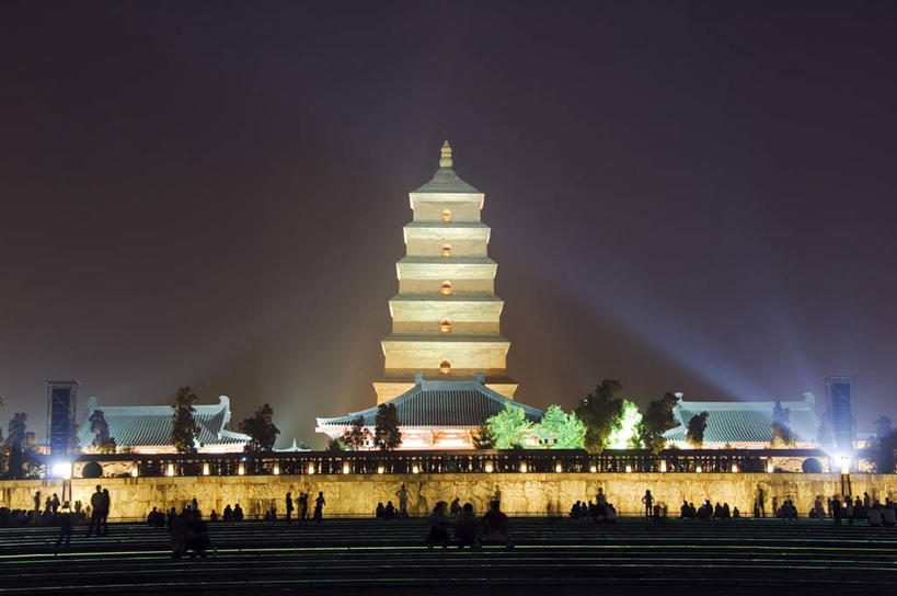 公园,横图,彩色,室外,夜晚,长时间曝光,旅游,水,建筑,喷泉,大雁塔,中国,亚洲,历史,宝塔,黄昏,地标建筑,摄影,宗教,五颜六色,照亮,色彩斑斓,中国文化,五彩缤纷,群众,东亚,陕西省,唐朝,五彩斑斓,五光十色,彩图,罢工,传统文化