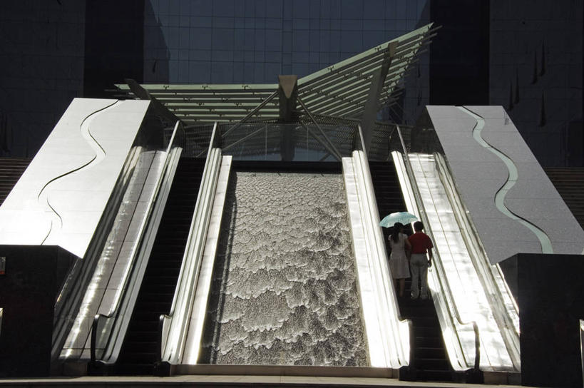 横图,室外,瀑布,水,城市,建筑,中国,亚洲,电动扶梯,现代,台阶,摄影,高雅,市区,创新,东亚,陕西省,彩图