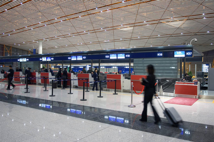 儿童,成年人,商务人士,商务女性,机场,横图,彩色,室内,旅游,商务,建筑,北京,亚洲,乘客,套装,首都,现代,红色,摄影,生活方式,五颜六色,色彩斑斓,商务装,五彩缤纷,工薪阶层,五彩斑斓,五光十色,北京首都国际机场,女孩,女人,白领,上班族,步行,彩图,旅行,商务旅行