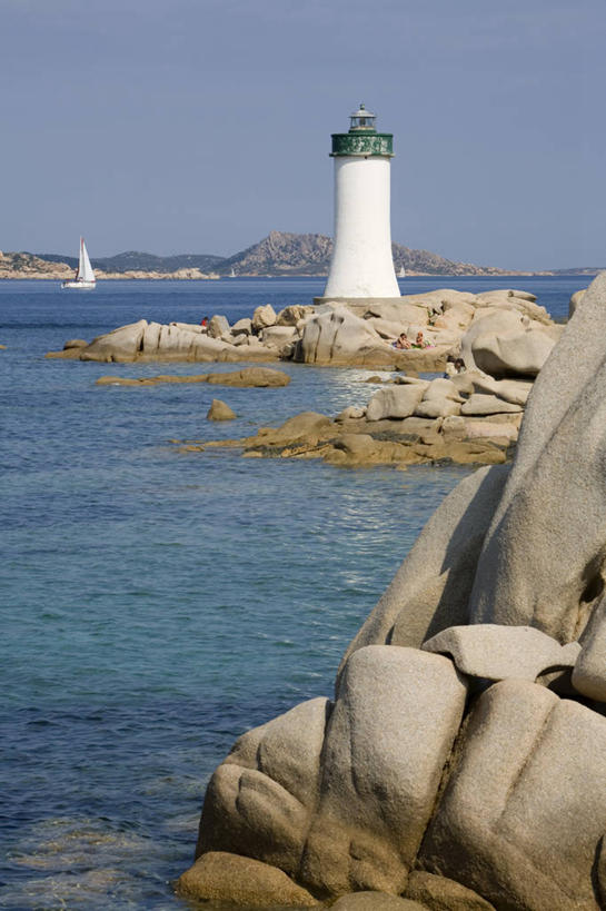 无人,竖图,室外,日光浴,海洋,水,道路,意大利,欧洲,帕劳,信息,岛,地形,游艇,灯塔,交通,方向,摄影,引导,指引,西欧,地中海文化,南欧,海景,意大利文化,意大利共和国,航标,撒丁岛,彩图,导航