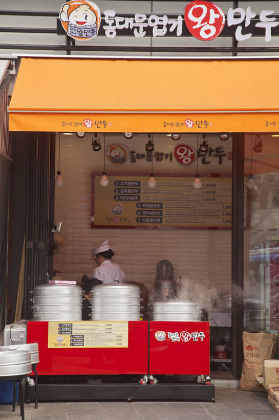 竖图,夜晚,旅游,城市,首尔,韩国,亚洲,食品,饺子,首都,饮食,摄影,东亚,汤圆,朝鲜半岛,彩图,餐馆