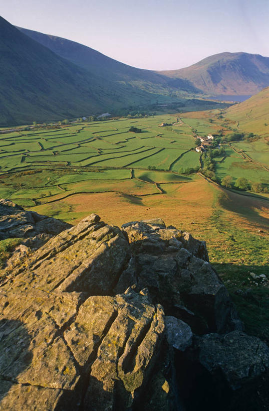 竖图,室外,湖,美景,山,山脉,英国,欧洲,地形,景观,黎明,英格兰,风景,自然,景色,摄影,落下,宁静,国家公园,西欧,自然风光,彩图,旅行,莱克兰