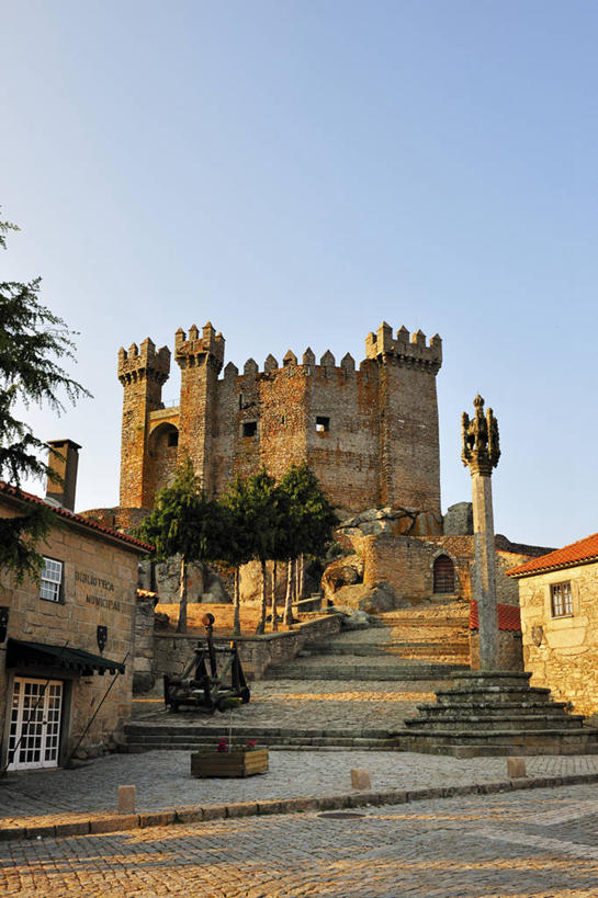 无人,竖图,室外,白天,留白,山,建筑,葡萄牙,欧洲,城堡,乡村,历史,地标建筑,摄影,要塞,伊比利亚半岛,维塞乌,能力,彩图,传统文化