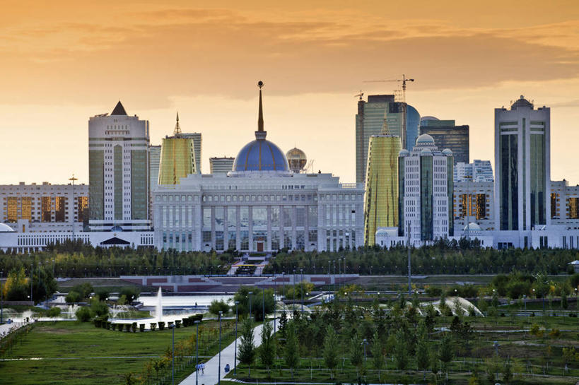 无人,横图,俯视,室外,度假,美景,天际线,城市风光,城市,建筑,喷泉,哈萨克斯坦,景观,首都,娱乐,现代,黄昏,享受,休闲,办公大楼,景色,放松,摄影,政府大楼,总统府,无线电通信塔,彩图,高角度拍摄
