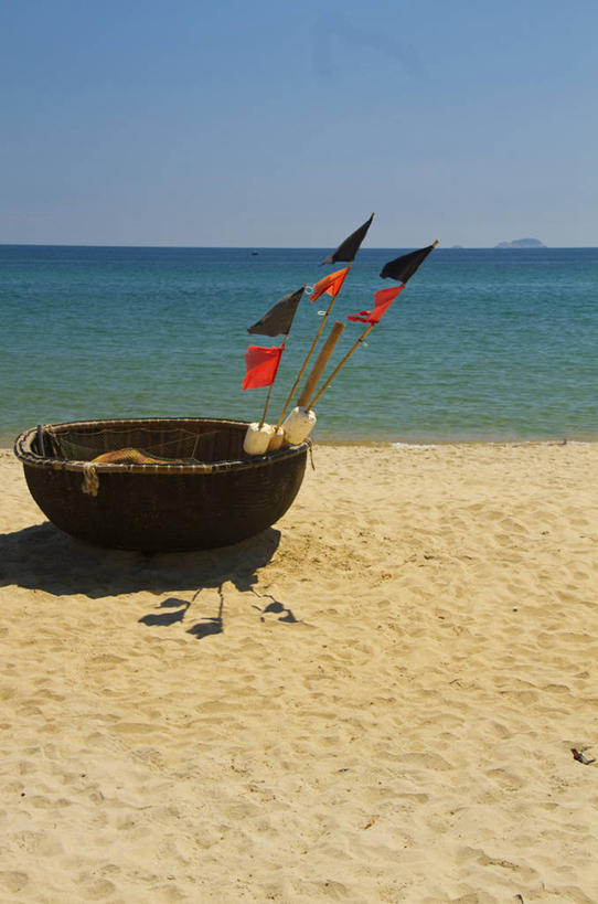 无人,竖图,室外,白天,度假,渔业,海洋,水,船,旗帜,越南,沙子,渔船,风景,自然,摄影,宁静,万里无云,会安,海滩,彩图,钓鱼,旅行