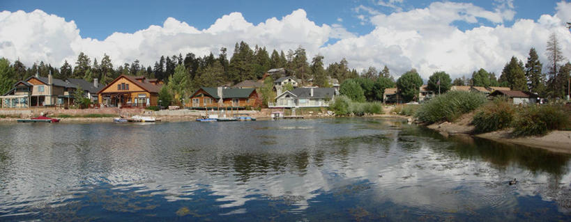 无人,横图,全景,室外,白天,湖,建筑,美国,反射,房屋,云,树,风景,天空,自然,摄影,宁静,北美,北美洲,加利福尼亚,美洲,加州,加利福尼亚州,金州,黄金州,北亚美利加洲,亚美利加洲,彩图,美利坚合众国,圣伯纳迪诺市