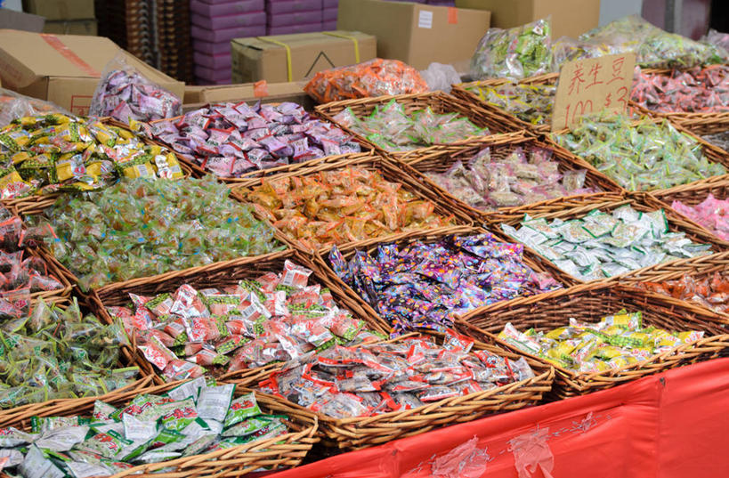 无人,横图,室外,白天,新加坡,丰富,篮子,糖果,市场,货摊,饮食,零售,摄影,多样,清新,价格标签,选择,彩图