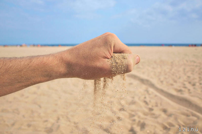 手,一个人,横图,室外,特写,白天,度假,西班牙,巴塞罗那,沙子,拿着,摄影,部分,想法,彩图