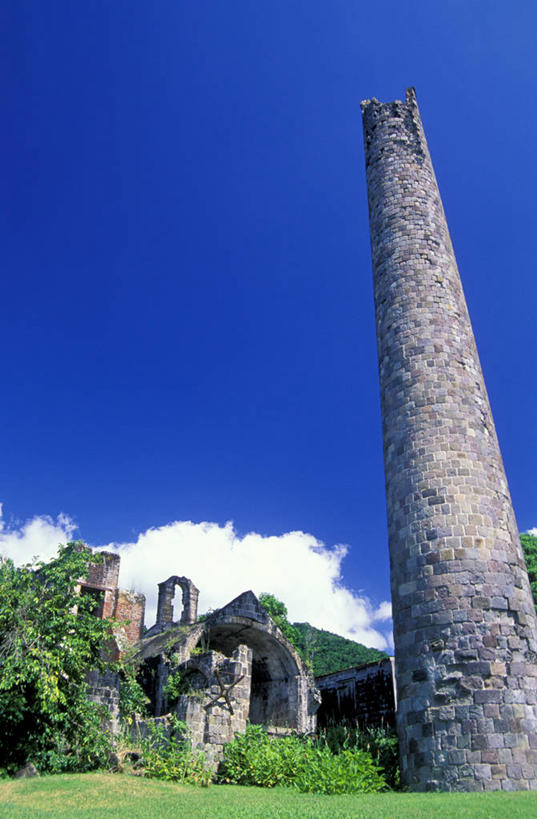 无人,工厂,竖图,室外,白天,仰视,建筑,云,塔,历史,废墟,天空,摄影,磨坊,彩图,低角度拍摄