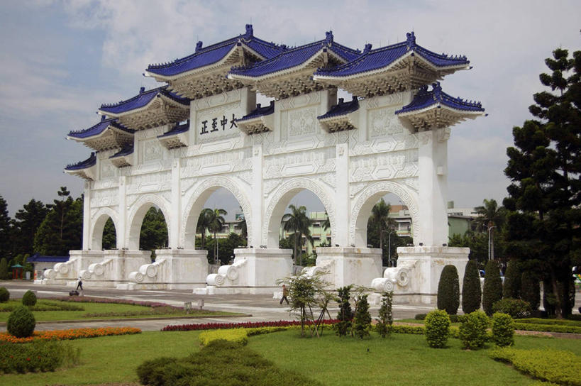 横图,室外,白天,草坪,建筑,台湾,大门,拱门,历史,地标建筑,摄影,中国文化,彩图