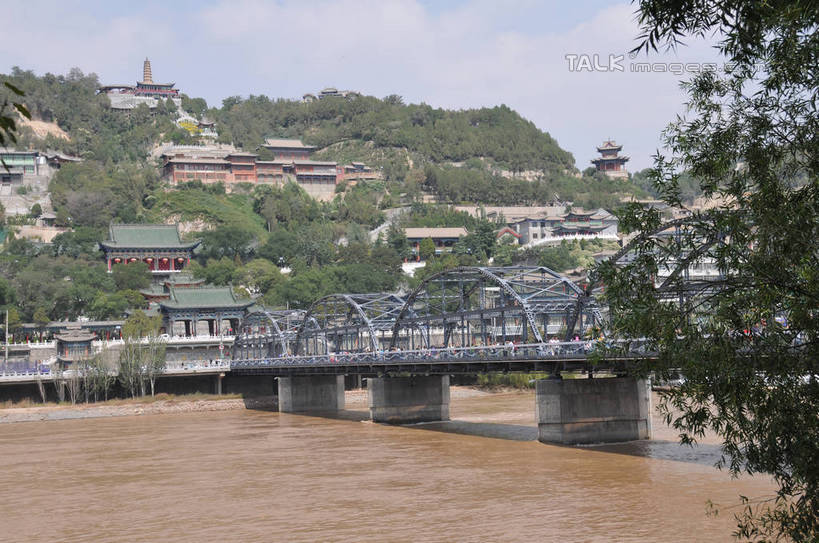 无人,家,横图,室外,白天,正面,度假,河流,石头,美景,森林,山,山脉,树林,水,植物,城市风光,城市,大桥,立交桥,桥梁,中国,亚洲,阴影,光线,石子,影子,房屋,屋子,河水,景观,山顶,山峰,水流,云,云朵,高架,斜拉桥,桥,山峦,云彩,娱乐,楼房,住宅,树,树木,蓝色,绿色,白云,蓝天,天空,阳光,自然,群山,天,享受,休闲,景色,放松,生长,晴朗,成长,东亚,沉积岩,甘肃,甘肃省,中华人民共和国,省会,西北地区,兰州,兰州市,甘,颠峰,极峰,水成岩,石块,岩石,晴空,彩图,房子,shsgf1