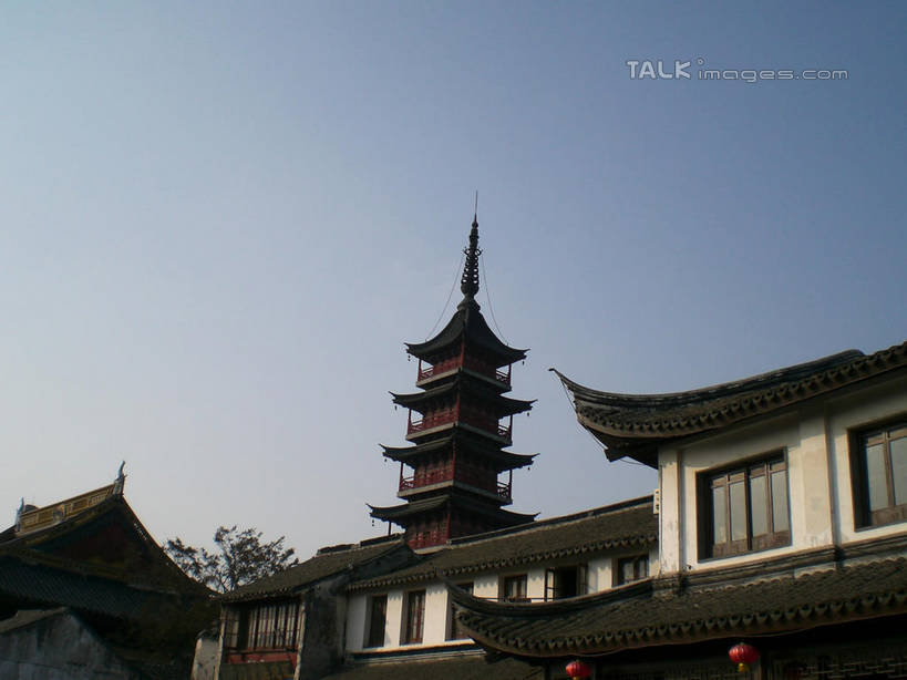 无人,家,横图,室外,白天,仰视,旅游,度假,名胜古迹,植物,标志建筑,地标,建筑,中国,亚洲,阴影,遗迹,光线,影子,房屋,屋子,塔,古迹,文物,娱乐,建设,古建筑,江苏,宝塔,楼房,佛塔,住宅,树,树木,蓝色,绿色,蓝天,天空,阳光,自然,天,享受,休闲,旅游胜地,放松,千灯古镇,生长,晴朗,成长,古文明,东亚,江苏省,昆山,昆山市,万里无云,中华人民共和国,华东地区,苏,浮图,浮屠,鹿城,千灯镇,晴空,晴空万里,彩图,低角度拍摄,房子,塔婆,浮图塔,浮头,佛图,昆山千灯古镇,千灯,千墩,shslj1