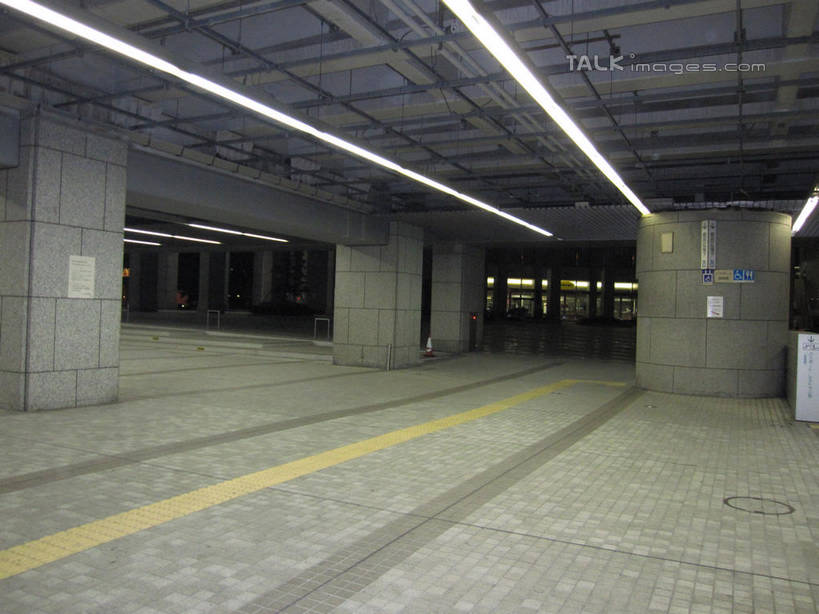 无人,高楼大厦,停车场,横图,室内,夜晚,正面,大厦,建筑,摩天大楼,照明,东京,日本,亚洲,阴影,光线,影子,墙,灯光,中央区,顶灯,墙壁,墙面,灯,灯具,楼宇,银座,照亮,照明设备,东亚,本州,关东地方,本州岛,日本国,东京都,彩图,泊车场,大楼,高层建筑,高楼,摩天楼,shslj1