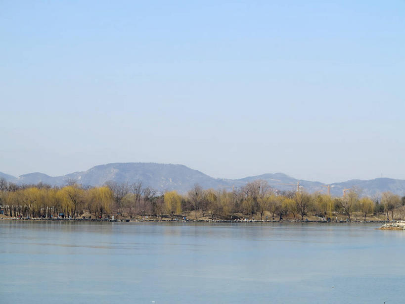 无人,公园,横图,室外,白天,正面,旅游,度假,湖,湖泊,美景,山,山脉,树林,水,植物,北京,圆明园,中国,亚洲,阴影,光线,影子,湖面,景观,山峰,水流,水面,山峦,首都,娱乐,树,树木,蓝色,绿色,倒影,蓝天,天空,阳光,自然,湖水,群山,天,享受,休闲,景色,放松,生长,晴朗,成长,倒映,自然风光,东亚,海淀区,万里无云,中华人民共和国,北京市,京,北平,华北地区,反照,晴空,晴空万里,彩图,圆明园遗址,圆明园遗址公园,shslj1,天心水面