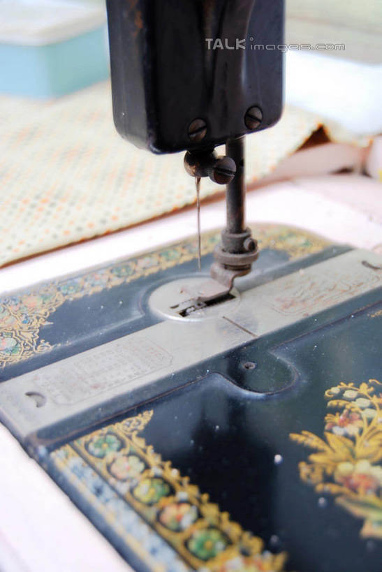 无人,竖图,俯视,室内,特写,白天,静物,刺绣,连接,花纹,组合,艺术,盛开,手工艺品,花蕾,文化,缝纫机,花,花瓣,花朵,鲜花,工艺品,花苞,花蕊,缝纫,链接,一台,装订,高雅,拼接,杠杆,拼凑,自信心,品位,拼合,凑集,聚合,撮合,链结,缝合,彩图,高角度拍摄,女红,针绣,针黹,黹,shxw1