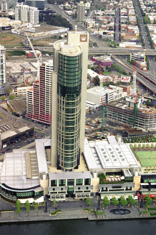 无人,高楼大厦,竖图,全景,俯视,航拍,室外,白天,度假,草地,草坪,河流,美景,水,天际线,植物,城市风光,城市,大厦,建筑,摩天大楼,澳大利亚,阴影,光线,影子,河水,景观,水流,娱乐,建设,草,树,树木,绿色,阳光,自然,享受,休闲,景色,放松,生长,成长,鸟瞰,大洋洲,澳洲,墨尔本,南方大陆,首府,澳大利亚联邦,维多利亚,维多利亚州,新金山,彩图,高角度拍摄,大楼,高层建筑,高楼,摩天楼,shzwj1