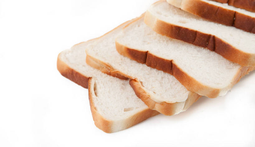 点心,面包,无人,横图,俯视,室内,特写,白天,白色背景,切开,阴影,反射,影子,食品,面点,五片,食物,糕点,切,摄影,影棚,剖面,切面,白面包,彩图,高角度拍摄,影棚拍摄,拍摄