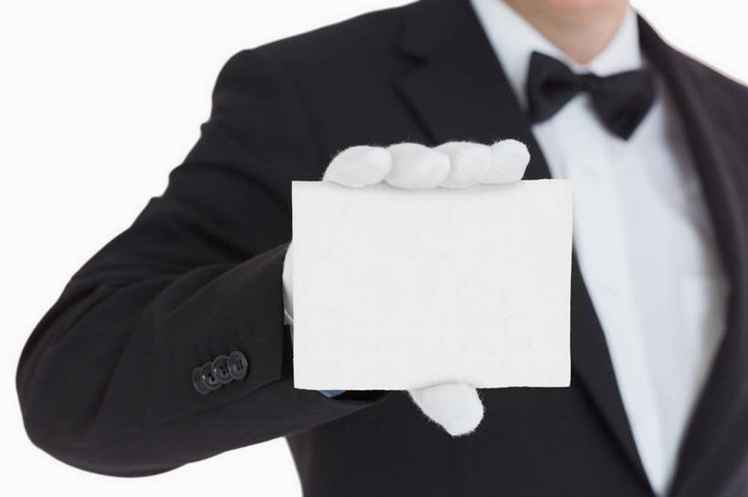 西方人,手,一个人,服务员,站,横图,室内,特写,白天,白色背景,正面,衬衫,西装,欧洲,欧洲人,仅一个男性,仅一个人,一张,握,套装,正装,朦胧,模糊,装饰,领结,纸,纸张,拿,四颗,拿着,职业装,纽扣,仅一个年轻男性,白色,黑色,白纸,手套,站着,温暖,手部,握着,摄影,影棚,保暖,单手,华丽,钮扣,点缀,象征,御寒,庄重,身份,衬托,美观,雅致,雅观,正式,地位,男人,男性,年轻男性,白种人,服务生,侍者,站立,半身,彩图,影棚拍摄,衬衣,拍摄,袖扣