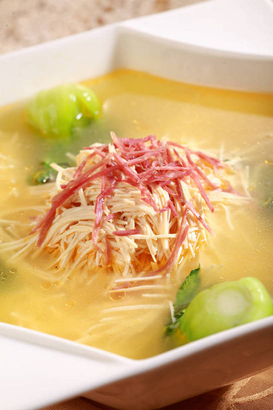 豆腐,无人,竖图,俯视,室内,特写,白天,烹饪,中餐,餐桌,桌子,蔬菜,阴影,新鲜,反射,影子,陶瓷,青菜,肉,料理,食品,陶瓷制品,豆腐干,火腿,猪肉,菜肴,美食,肉类,食物,腌制,一个,黄色,红色,绿色,白色,容器,碗,中式,佳肴,有机食品,绿色食品,单个,餐台,中华料理,储藏,豆干,豆制品,储存,小白菜,肉食,干丝,豚肉,不结球白菜,熏制,火肉,兰熏,猪腿,彩图,高角度拍摄,干子,素火腿,贮存,shjb1,火腿干丝