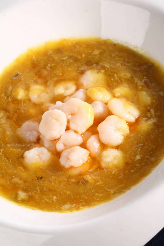 内脏,无人,竖图,俯视,室内,特写,白天,烹饪,中餐,一堆,许多,阴影,堆叠,堆积,反射,影子,陶瓷,浓汤,肉,汤,虾仁,料理,食品,陶瓷制品,很多,蟹肉,羹,菜肴,美食,肉类,食物,一个,黄色,白色,容器,碗,中式,佳肴,单个,中华料理,储藏,堆,虾肉,储存,肉食,蟹黄,彩图,高角度拍摄,贮存,shjb1,蟹黄羹