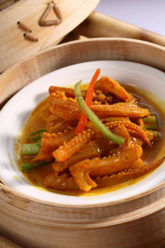 海鲜,蒸笼,无人,竖图,俯视,室内,特写,白天,烹饪,中餐,餐桌,桌子,章鱼,辣椒,蔬菜,餐具,厨具,阴影,竹制,新鲜,反射,碟子,盘,影子,炒菜,料理,食品,水产,菜肴,美食,海洋生物,食物,一个,红色,绿色,白色,盘子,碟,中式,佳肴,有机食品,绿色食品,单个,餐台,中华料理,石吸,死牛,望潮,坐蛸,竹制品,水生动物,海产品,笼屉,水生物,彩椒,海底动物,烹饪用具,辣角,红海椒,大椒,辣虎,广椒,烹调用具,石居,八爪鱼,甜椒,柿子椒,辣子,海椒,番椒,灯笼椒,烹调,彩图,高角度拍摄,shjb1,彩椒炒章鱼