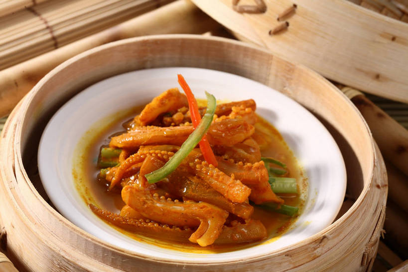 海鲜,蒸笼,无人,横图,俯视,室内,特写,白天,烹饪,中餐,餐桌,桌子,章鱼,辣椒,蔬菜,餐具,厨具,阴影,竹制,新鲜,反射,碟子,盘,影子,炒菜,料理,食品,水产,菜肴,美食,海洋生物,食物,一个,红色,绿色,白色,盘子,碟,中式,佳肴,有机食品,绿色食品,单个,餐台,中华料理,石吸,死牛,望潮,坐蛸,竹制品,水生动物,海产品,笼屉,水生物,彩椒,海底动物,烹饪用具,辣角,红海椒,大椒,辣虎,广椒,烹调用具,石居,八爪鱼,甜椒,柿子椒,辣子,海椒,番椒,灯笼椒,烹调,彩图,高角度拍摄,shjb1,彩椒炒章鱼