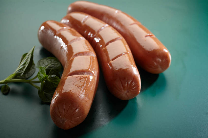 无人,横图,俯视,室内,特写,白天,烹饪,中餐,餐桌,桌子,三根,一排,切开,绿色背景,阴影,整齐,反射,影子,香肠,薄荷,料理,食品,银丹草,腊肠,烤香肠,菜肴,美食,食物,排列,切,中式,摄影,佳肴,影棚,餐台,中华料理,队列,摄影棚,剖面,切面,斑叶凤梨薄荷,夜息香,彩图,高角度拍摄,影棚拍摄,拍摄,shjb1