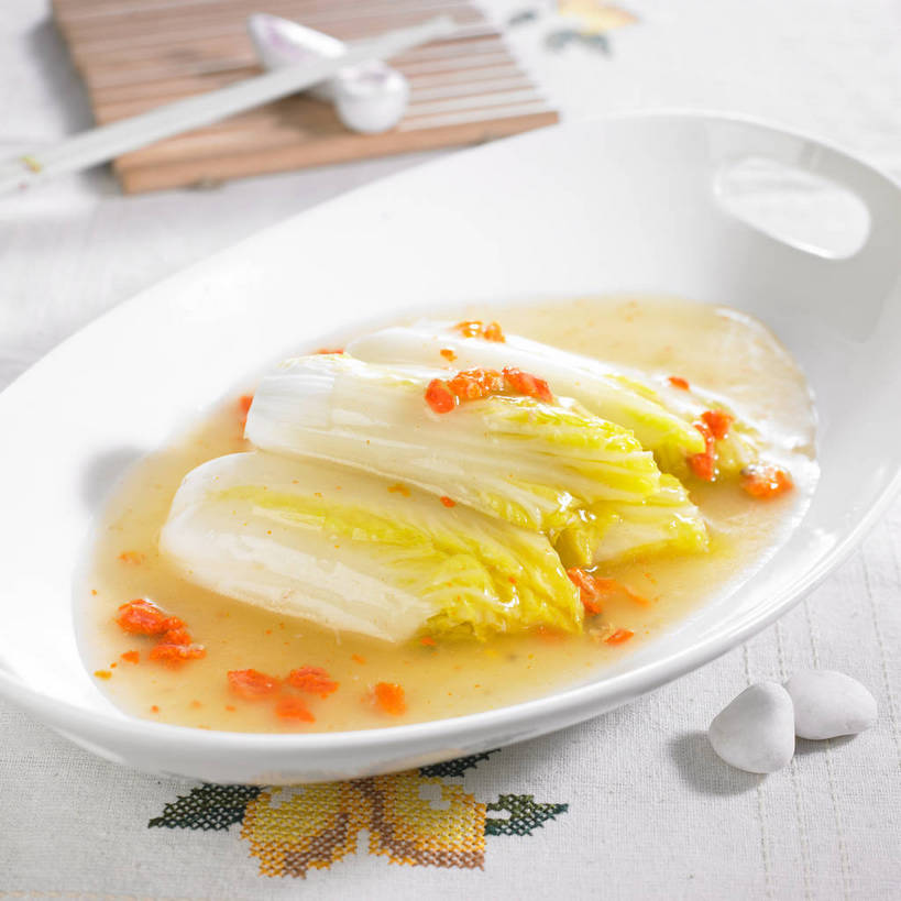 无人,横图,俯视,室内,特写,白天,烹饪,中餐,餐桌,筷子,桌子,餐具,一双,布料,碟子,盘,陶瓷,大白菜,料理,食品,筷架,陶瓷制品,布纹,筷枕,文化,传统,白菜,菜肴,美食,桌布,食物,盘子,餐巾,碟,台布,中式,佳肴,餐台,中华料理,礼节,筷子架,礼仪,娃娃菜,结球白菜,胶菜,进餐用具,餐桌布,彩图,高角度拍摄,上汤娃娃菜,黄芽白,shjb1