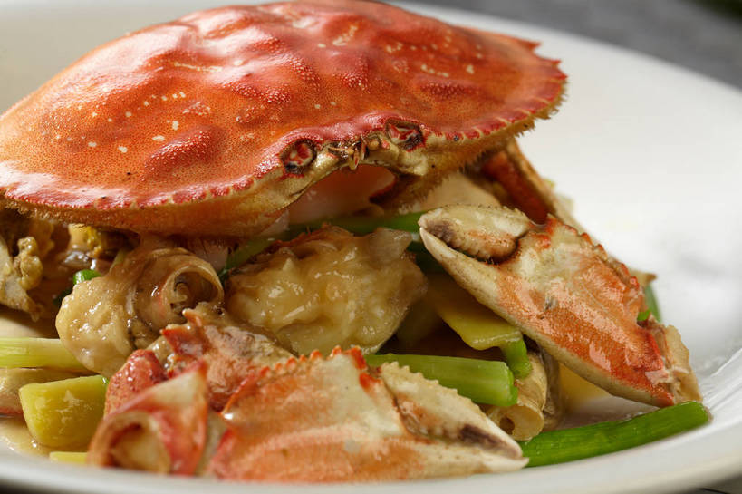 蟹,无人,横图,俯视,室内,特写,白天,烹饪,中餐,餐桌,桌子,蔬菜,新鲜,螃蟹,陶瓷,葱,青葱,调味,香料,佐料,料理,食品,陶瓷制品,菜肴,美食,食物,一个,白色,容器,碗,中式,佳肴,有机食品,绿色食品,单个,餐台,中华料理,储藏,配料,储存,清蒸,作料,甲壳动物,彩图,高角度拍摄,贮存,清蒸菜,清蒸蟹,shjb1