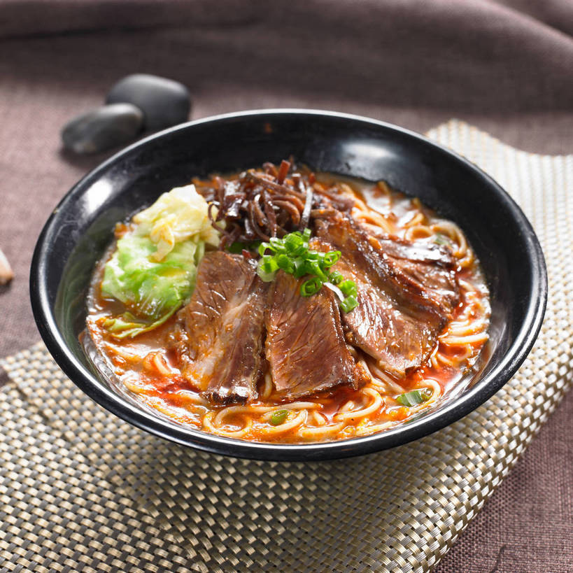 面食,面条,无人,横图,俯视,室内,特写,白天,烹饪,中餐,石头,餐桌,桌子,蔬菜,椰菜,卷心菜,一堆,许多,堆叠,堆积,新鲜,布料,石子,陶瓷,葱,青葱,海带,面,肉,牛肉,料理,食品,陶瓷制品,很多,布纹,菜肴,美食,肉类,桌布,食物,一个,餐巾,容器,台布,碗,中式,鹅卵石,甘蓝,佳肴,牛肉面,有机食品,绿色食品,单个,餐台,中华料理,储藏,堆,储存,肉食,按摩石,江白菜,甘蓝菜,石块,结球甘蓝,甘兰,包心菜,餐桌布,彩图,高角度拍摄,圆白菜,贮存,牛肉拉面,shjb1