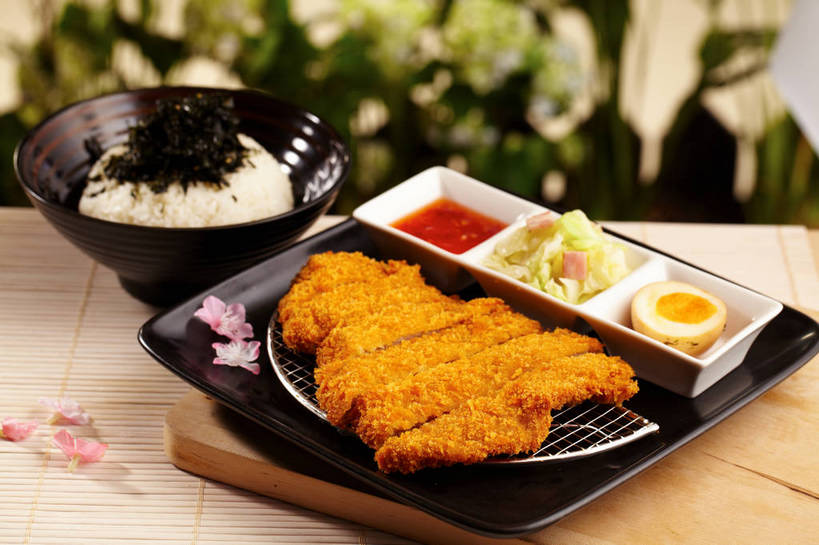 米饭,骨骼,无人,横图,俯视,室内,特写,白天,烹饪,烘焙,中餐,餐桌,桌子,蔬菜,椰菜,卷心菜,餐具,金属制品,四朵,一块,一排,许多,切开,朦胧,模糊,新鲜,盛开,金属,碟子,盘,陶瓷,蛋,调料,海苔,鸡蛋,酱料,酱汁,排骨,肉,油炸,佐料,料理,食品,水煮蛋,陶瓷制品,骨头,紫菜,饭,调味品,半个,很多,调味料,花蕾,猪肉,菜肴,美食,肉类,架子,花,花瓣,花朵,鲜花,食物,排列,粉色,盘子,容器,碟,碗,花苞,花蕊,切,四个,一半,中式,甘蓝,佳肴,有机食品,绿色食品,餐台,中华料理,储藏,五谷,骨架,储存,队列,剖面,肉食,炸猪排,切面,豚肉,草鸡蛋,卵,冷却,冷却架,白煮蛋,甘蓝菜,结球甘蓝,甘兰,包心菜,彩图,高角度拍摄,条斑紫菜,圆白菜,本鸡蛋,笨鸡蛋,柴鸡蛋,山鸡蛋,土鸡蛋,贮存,shjb1