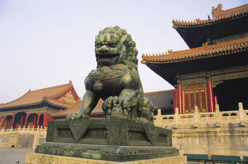 故宫,宫殿,栏杆,横图,彩色,室外,白天,旅游,度假,名胜古迹,标志建筑,地标,建筑,雕塑,北京,中国,亚洲,游人,风俗,清澈,遗迹,艺术,装饰,雕刻,雕像,柱子,文化遗产,古迹,历史,文物,娱乐,建设,传统,古建筑,殿堂,蓝天,工艺品,紫禁城,天,享受,休闲,旅游胜地,放松,精神,摄影,古代建筑,纪念,美术,权威,象征,美好,主题,感受,陈列,古文明,东亚,中华人民共和国,功能,美学,权力,权势,古代文明,明澈,清彻,清亮,制度,特征,势力,彩图,旅行,bj174