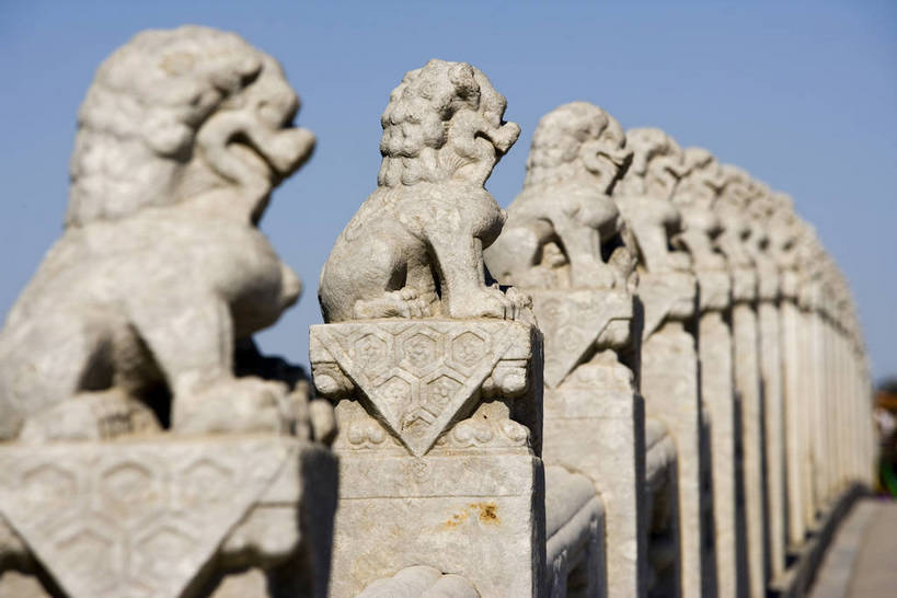 公园,颐和园,宫殿,横图,彩色,旅游,度假,名胜古迹,标志建筑,地标,建筑,哺乳动物,野生动物,狮子,雕塑,北京,中国,亚洲,辟邪,遗迹,艺术,装饰,雕刻,雕像,塑像,文化遗产,桥,首都,古迹,文化,文物,娱乐,建设,古建筑,石雕,建筑物,动物,工艺品,石狮,祈祷,享受,休闲,健康,旅游胜地,放松,许愿,摄影,纪念,祈求,美术,权利,狮,主题,凶猛,陈列,古文明,东亚,海淀区,中华人民共和国,北京市,京,北平,华北地区,功能,美学,驱邪,祛邪,避邪,皇家园林,守护神,清漪园,残暴,平安,凶残,石,彩图,旅行,bj174