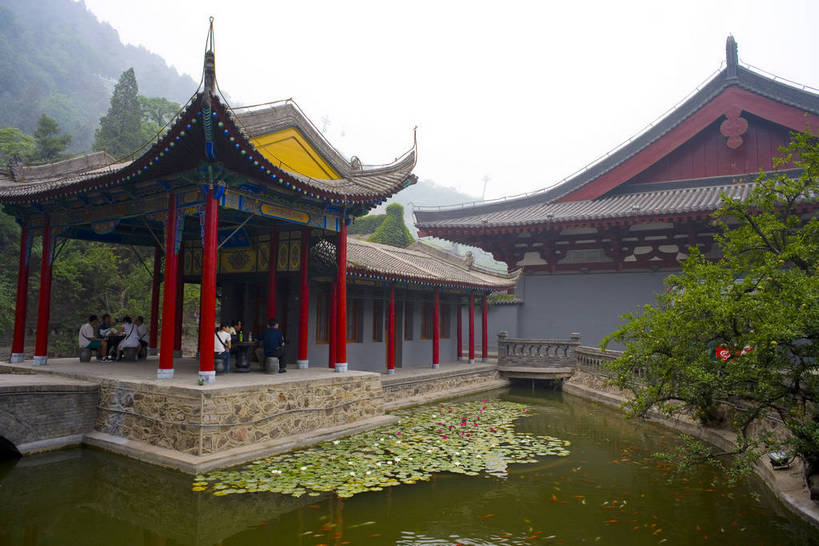 横图,彩色,室外,白天,旅游,温泉,建筑,莲花,兵马俑,西安,中国,亚洲,淋浴,亭子,泥土,文化遗产,走廊,历史,建筑物,树,古代,春季,春天,摄影,回廊,生机,生命,中国文化,东亚,陕西,华清宫,华清池,中华人民共和国,春日,古远,古代文明,彩图,旅行,洗浴,传统文化,bj174