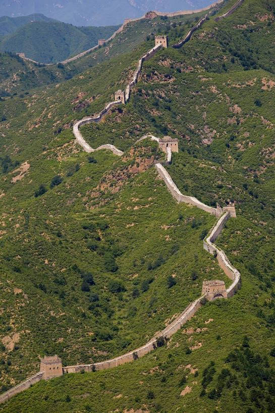 竖图,室外,白天,旅游,度假,名胜古迹,山,标志建筑,地标,建筑,北京,长城,中国,亚洲,清澈,遗迹,壮观,文化遗产,古迹,历史,文物,娱乐,干净,建设,古建筑,台阶,古代,绿色,天空,天,享受,休闲,石壁,旅游胜地,放松,古代建筑,保护,明亮,山区,中国文化,古文明,东亚,中华人民共和国,奇迹,古远,伟大,古代文明,明澈,清彻,清亮,司马台,司马台长城,彩图,旅行,目的地,传统文化,bj174