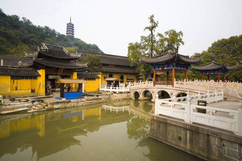横图,彩色,室外,白天,旅游,度假,名胜古迹,水,标志建筑,地标,建筑,中国,亚洲,遗迹,图片,房屋,楼阁,亭子,屋子,文化遗产,建筑群,古迹,文物,娱乐,建设,古建筑,江苏,楼房,凉亭,享受,休闲,旅游胜地,放松,摄影,古代建筑,参观,古文明,东亚,江苏省,中华人民共和国,华东地区,苏,镇江,镇江市,河,彩图,旅行,房子,架空,焦山,定慧寺,bj174
