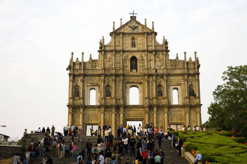横图,彩色,室外,白天,旅游,度假,名胜古迹,标志建筑,地标,建筑,路灯,澳门,中国,亚洲,行人,游客,游人,遗迹,图片,文化遗产,古迹,历史,文物,娱乐,建设,古建筑,路人,旅客,台阶,享受,休闲,旅游胜地,放松,摄影,欧式建筑,古文明,东亚,中华人民共和国,过客,旅游者,彩图,旅行,大三巴,bj174